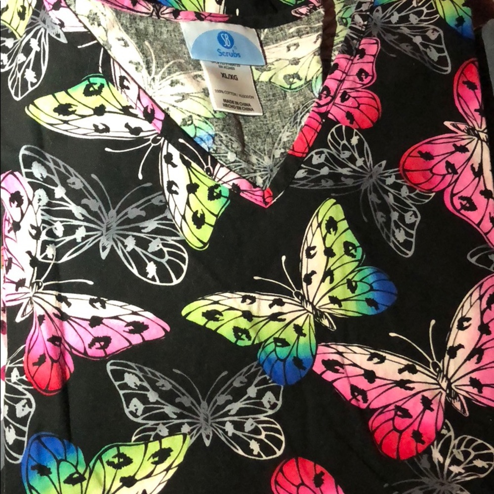 💉7 EUC scrub tops💉
